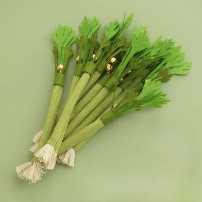2Pcs Interactive Cat Chew Toy Natural Silver Vine Stick Squeaky Celery Kitten Game Toy Bite-Resistant Teeth Cleaning Cat Toy
